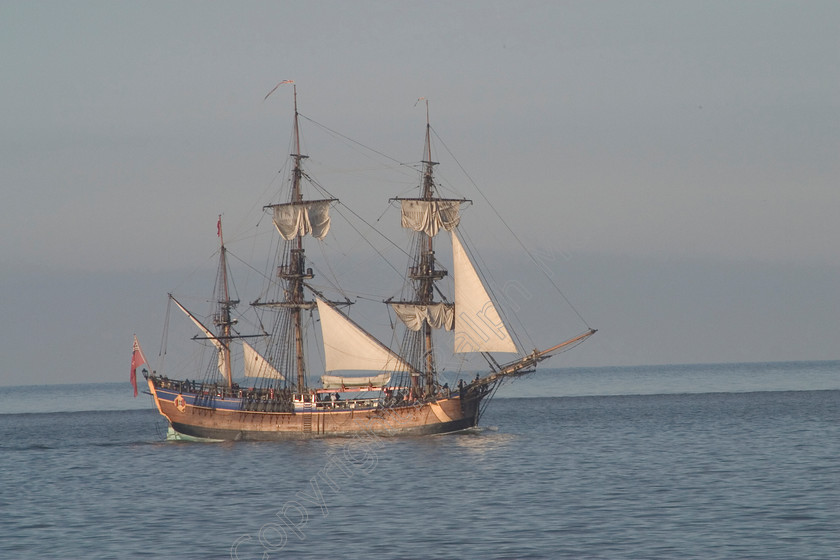 RM-001 
 Endeavour sailing ship photographed off Lowestoft 
 Keywords: Endeavour Bark Replica Sailing ship sea boats sails Ships