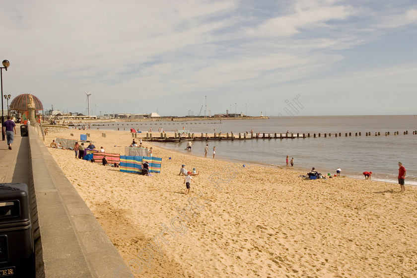 RM-0066 
 Keywords: lowestoft beach suffolk