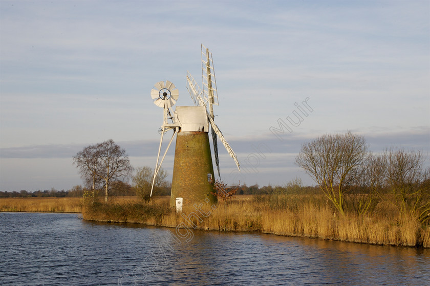 RM- 0088 
 How Hill, Norfolk Broads 
 Keywords: broads norfolk reeds river ant windmill