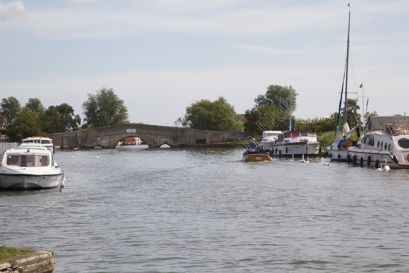 B MG 0121 
 Norfolk Broads 
 Keywords: boats, broads, england, Norfolk, Norfolk Broads, Potter Heigham, river, uk