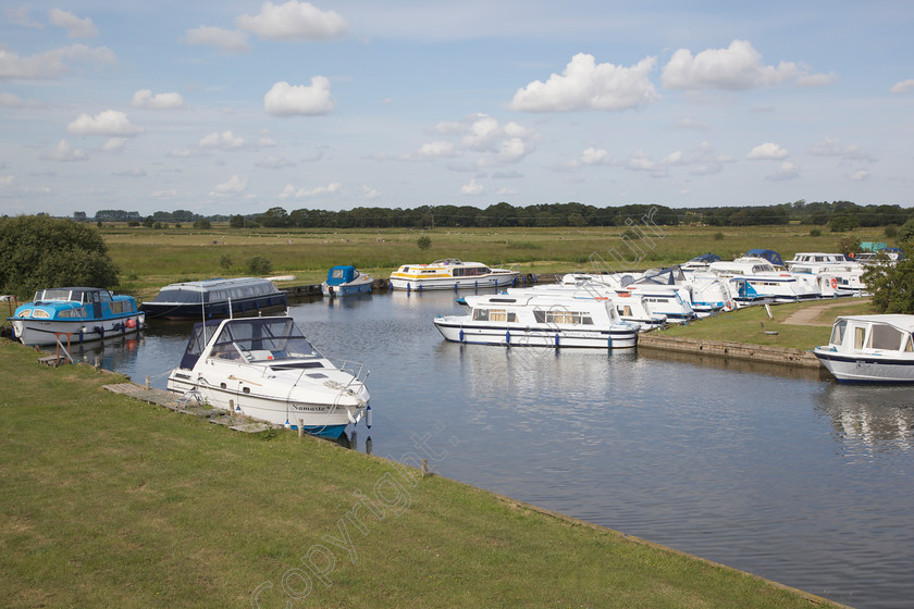 B MG 0079 
 Norfolk Broads 
 Keywords: boats, broads, england, Norfolk, Norfolk Broads, Potter Heigham, river, uk