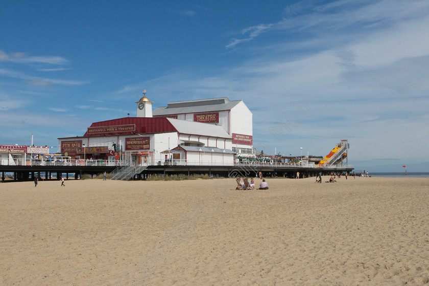 A MG 009 
 Britannia Pier, Great Yarmouth 
 Keywords: beach, Britannia Pier, england, great yarmouth, norfolk, Sea Front, uk