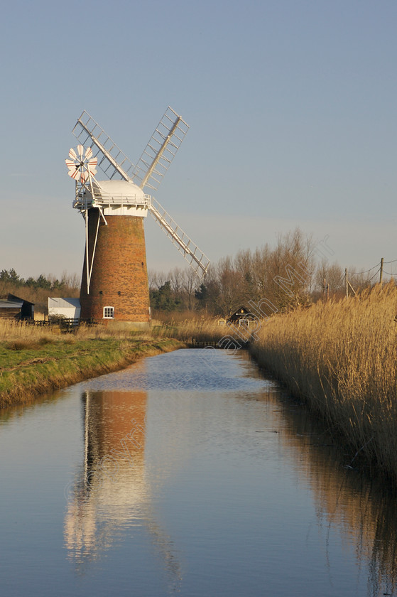 RM- 0081 
 Horsey Mill Norfolk 
 Keywords: horsey mill norfolk uk windmill