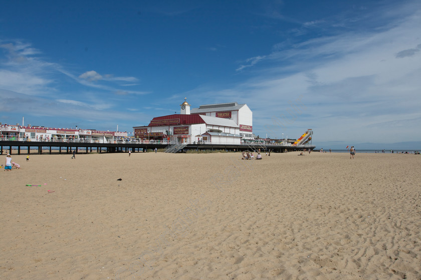 A MG 008 
 Britannia Pier, Great Yarmouth 
 Keywords: beach, Britannia Pier, england, great yarmouth, norfolk, Sea Front, uk