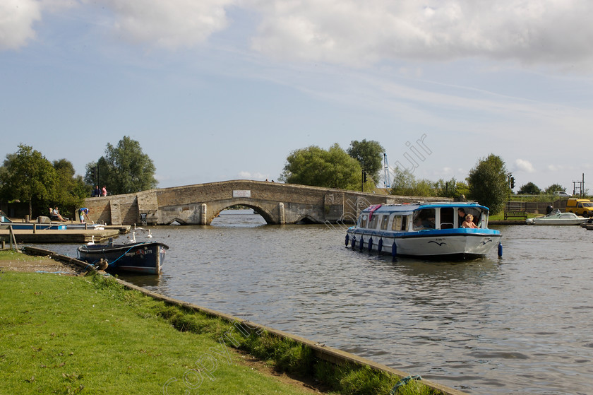 RMP-0010 
 Potter Heigham Norfolk Broads 
 Keywords: boats, Norfolk Broads, Potter Heigham, river