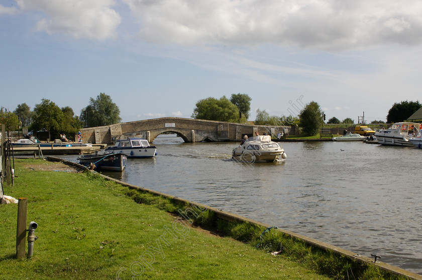 RMP-0002 
 Potter Heigham Norfolk Broads 
 Keywords: boats, Norfolk Broads, Potter Heigham, river