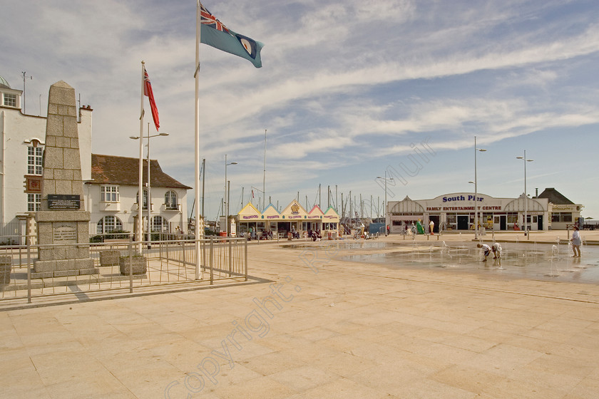 RM-0071 
 Keywords: Lowestoft suffolk pier