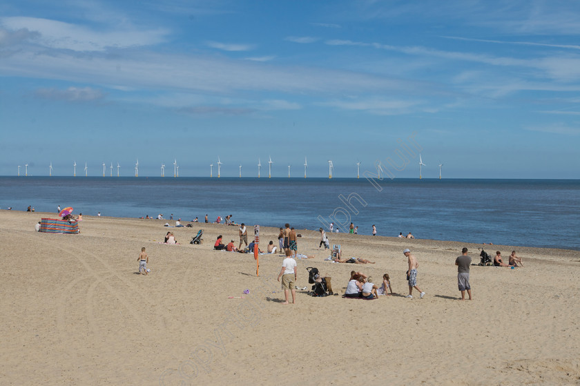 A MG 006 
 Beach, Great Yarmouth 
 Keywords: beach, england, great yarmouth, norfolk, Sea Front, uk, wind farm