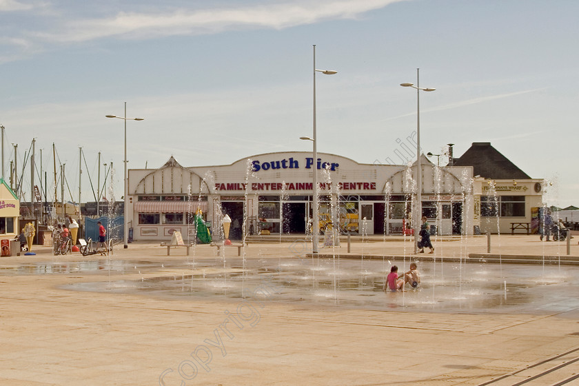 RM-0067 
 Keywords: Lowestoft Suffolk Pier