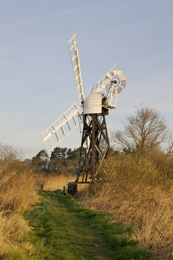 RM- 0092 
 How Hill, Norfolk Broads 
 Keywords: broads norfolk reeds river ant windmill